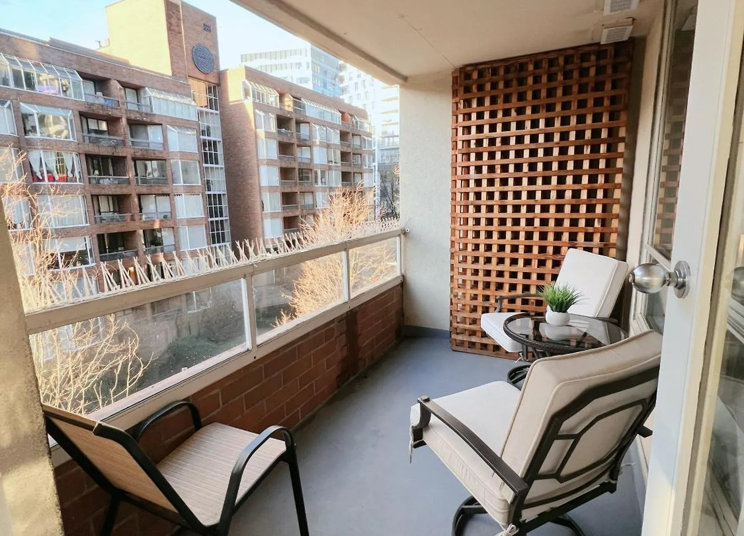 Beautiful 2 Beds Dwtn Apt Free Parking King Bed Vancouver