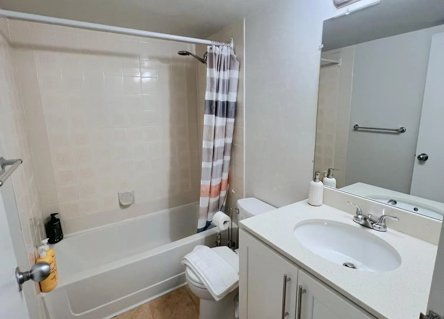 Beautiful 2 Beds Dwtn Apt Free Parking King Bed Vancouver Apartment