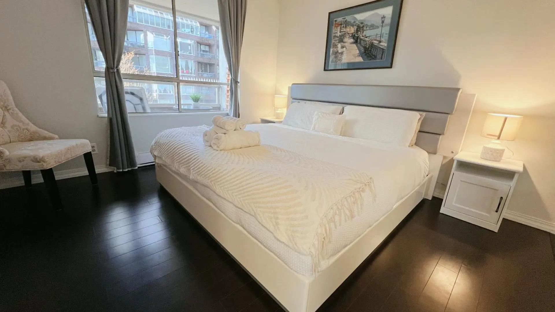 Beautiful 2 Beds Dwtn Apt Free Parking King Bed Vancouver Apartment
